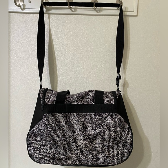 Adidas Gym Bag - Picture 3 of 9